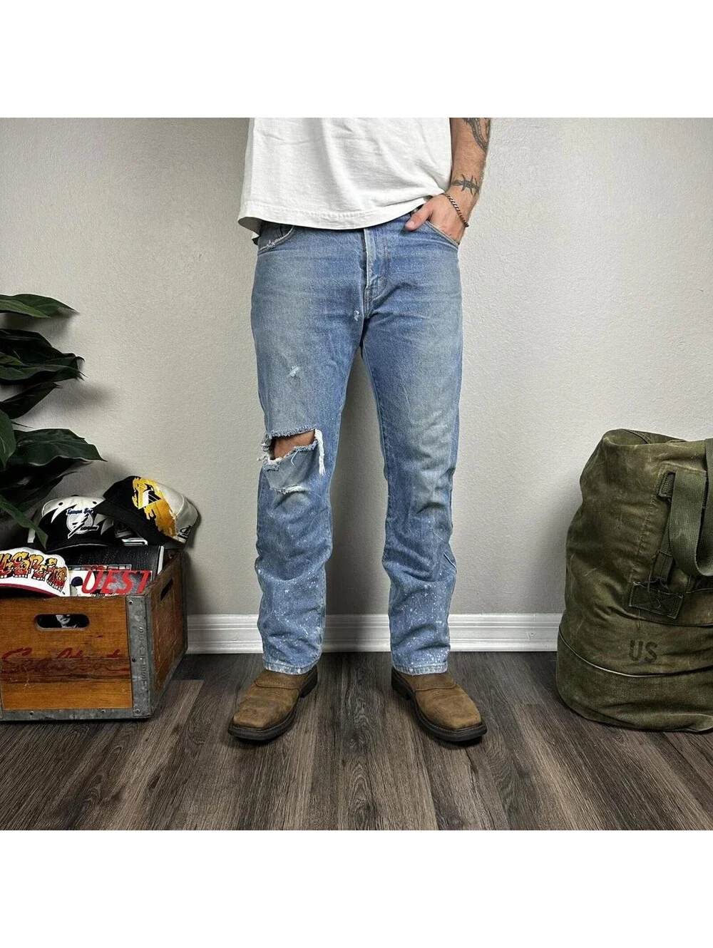 Vintage Levi’s distressed 517 bootcut denim jeans workwear  32x30